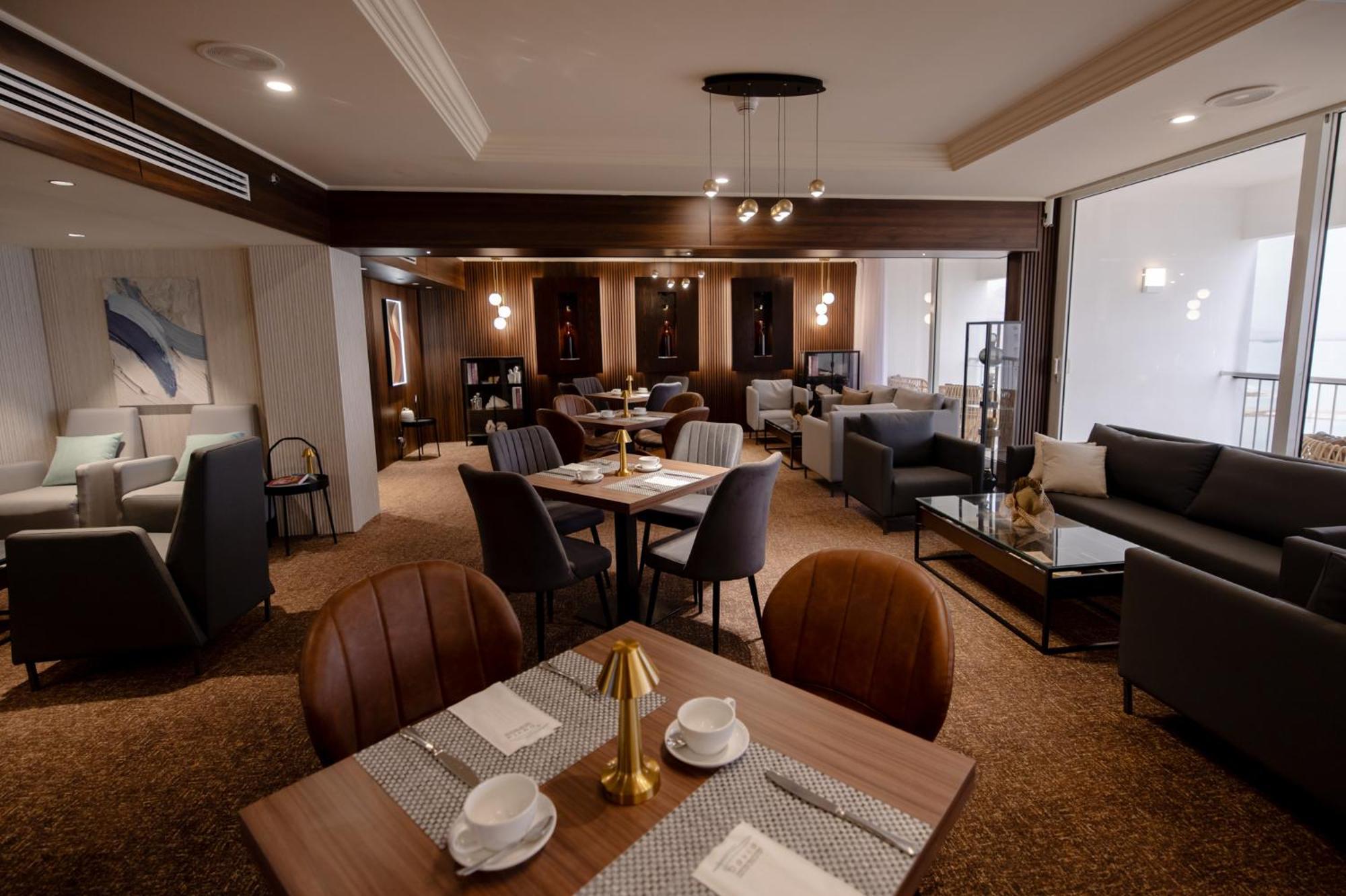 David Dead Sea Resort & Spa Ein Bokek Buitenkant foto The lounge at the airport