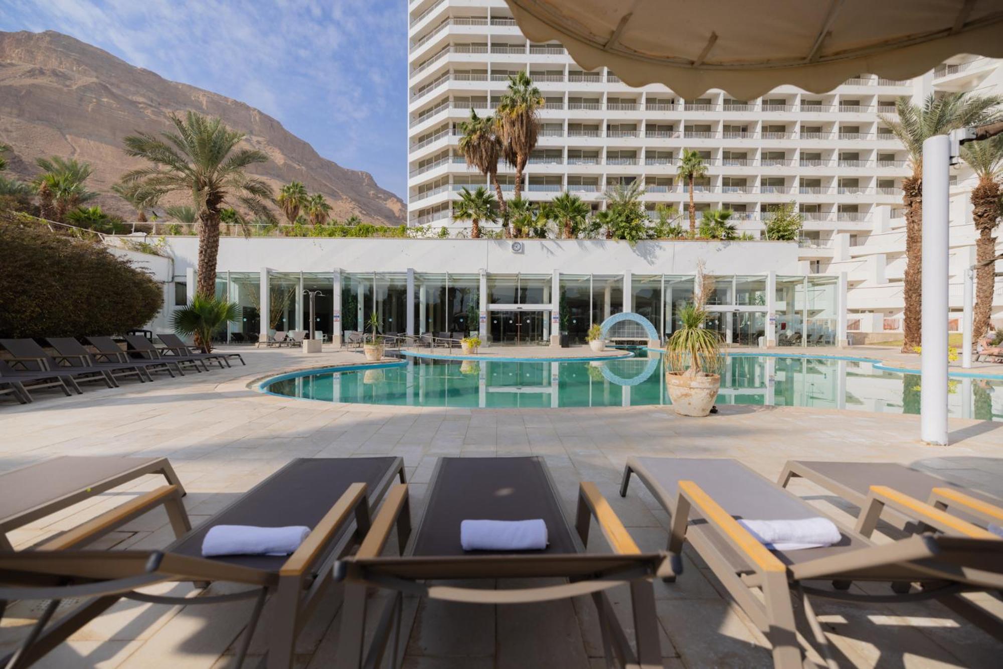 David Dead Sea Resort & Spa Ein Bokek Buitenkant foto The pool at the Royal Palm Hotel