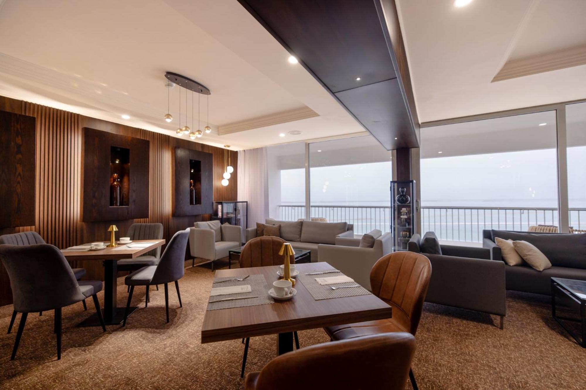 David Dead Sea Resort & Spa Ein Bokek Buitenkant foto The lounge at the airport